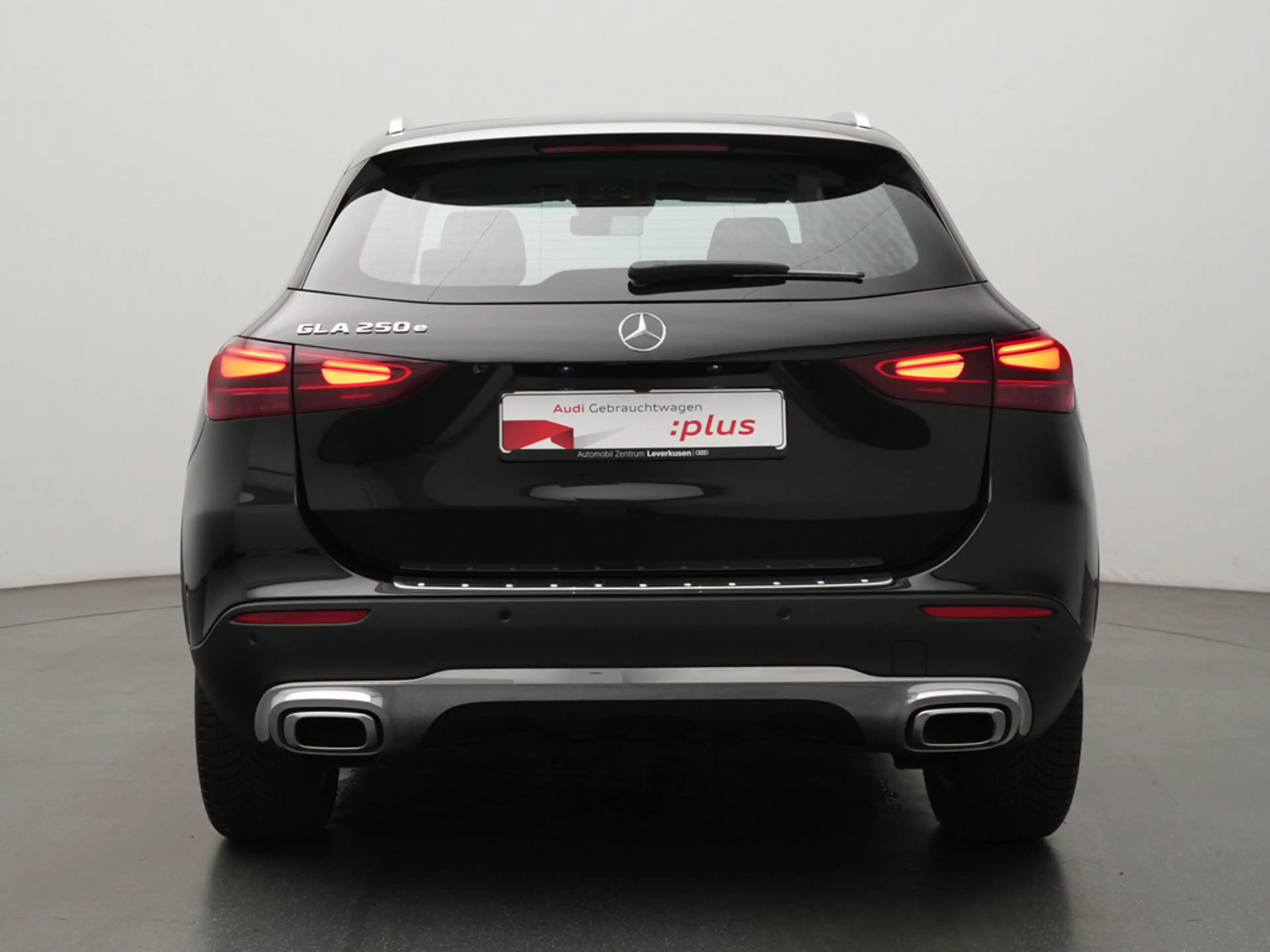 Mercedes-Benz GLA 250 e Progressive NAVI KAM SHZ LED PTS — photo 4