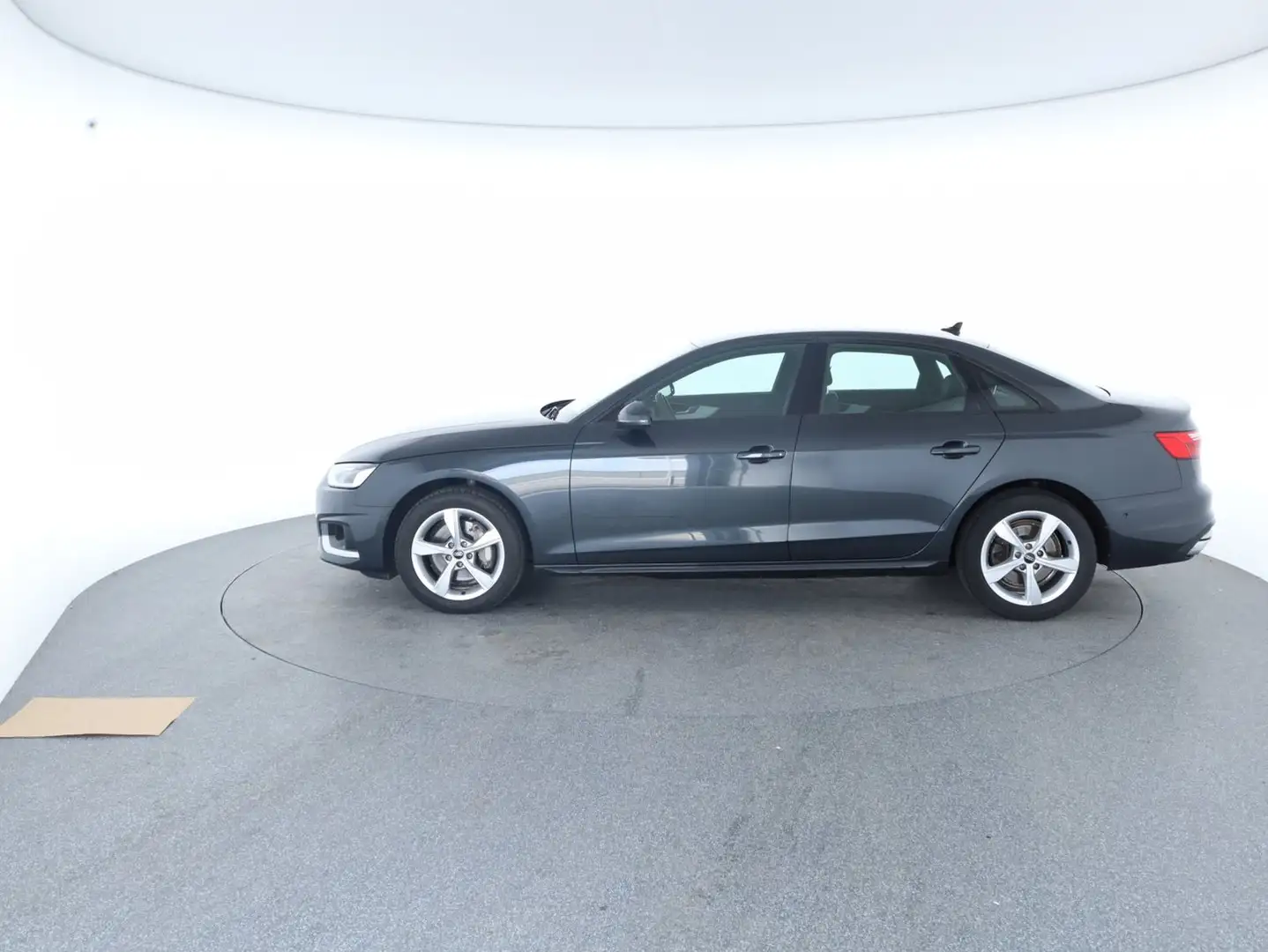 Audi A4 Limousine 40 TDI S line Grau - 2