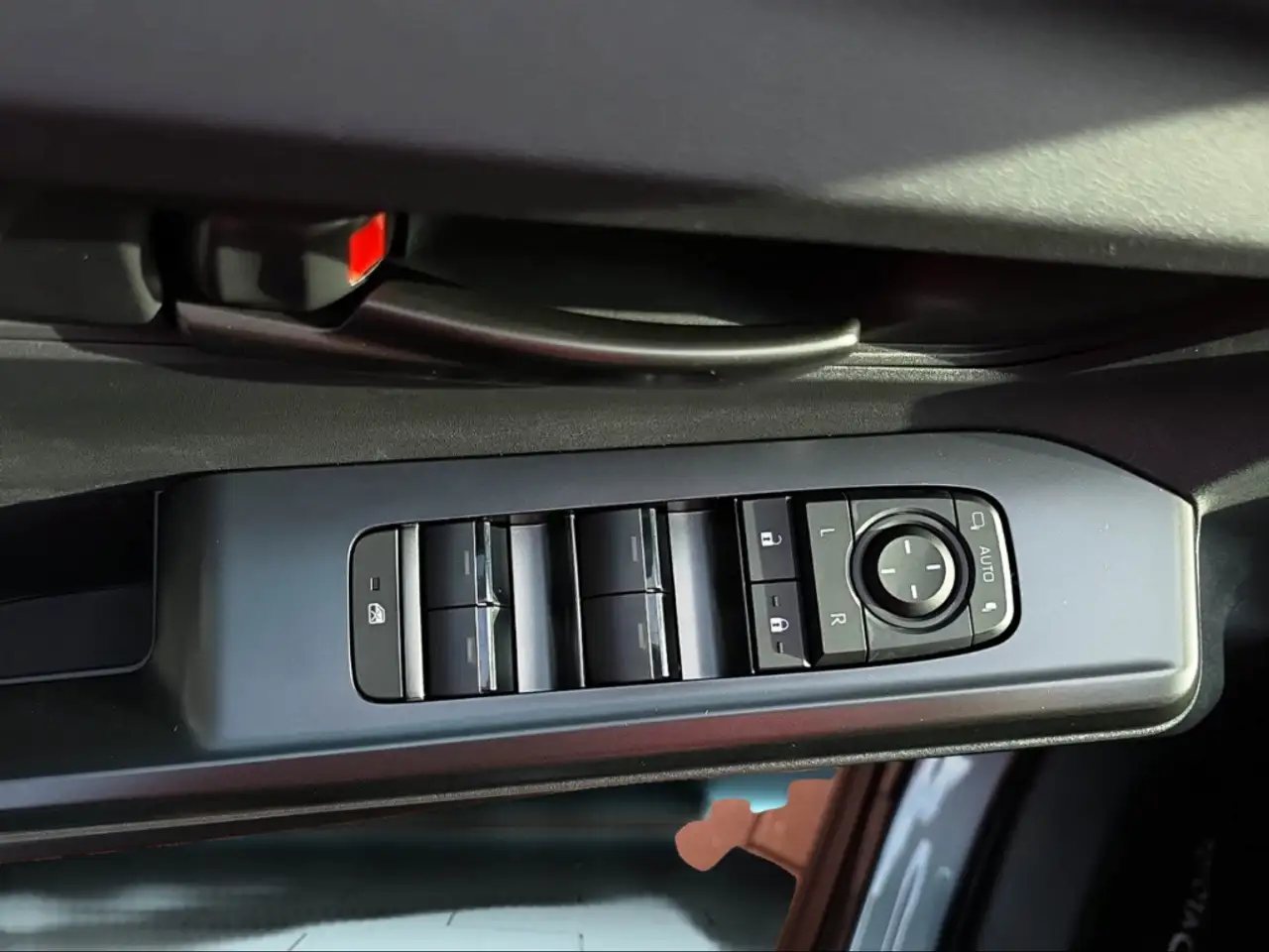 Toyota C-HR + Teamplayer ACC SHZ LED PDCv+h Keyless Freisprech 11