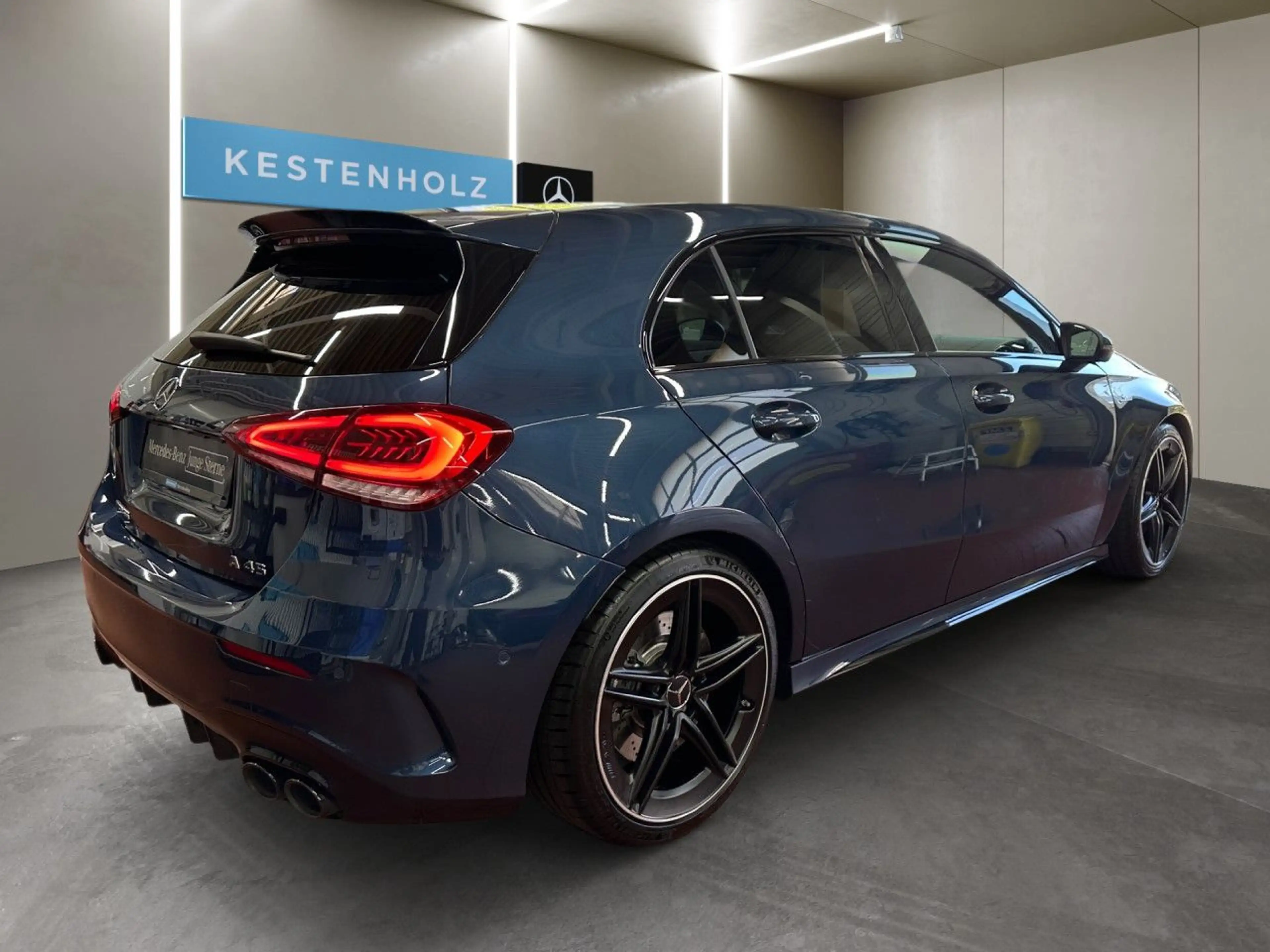 Mercedes-Benz A 45 AMG 4M Pano Multibeam Sitzklima Night Kamera — photo 4