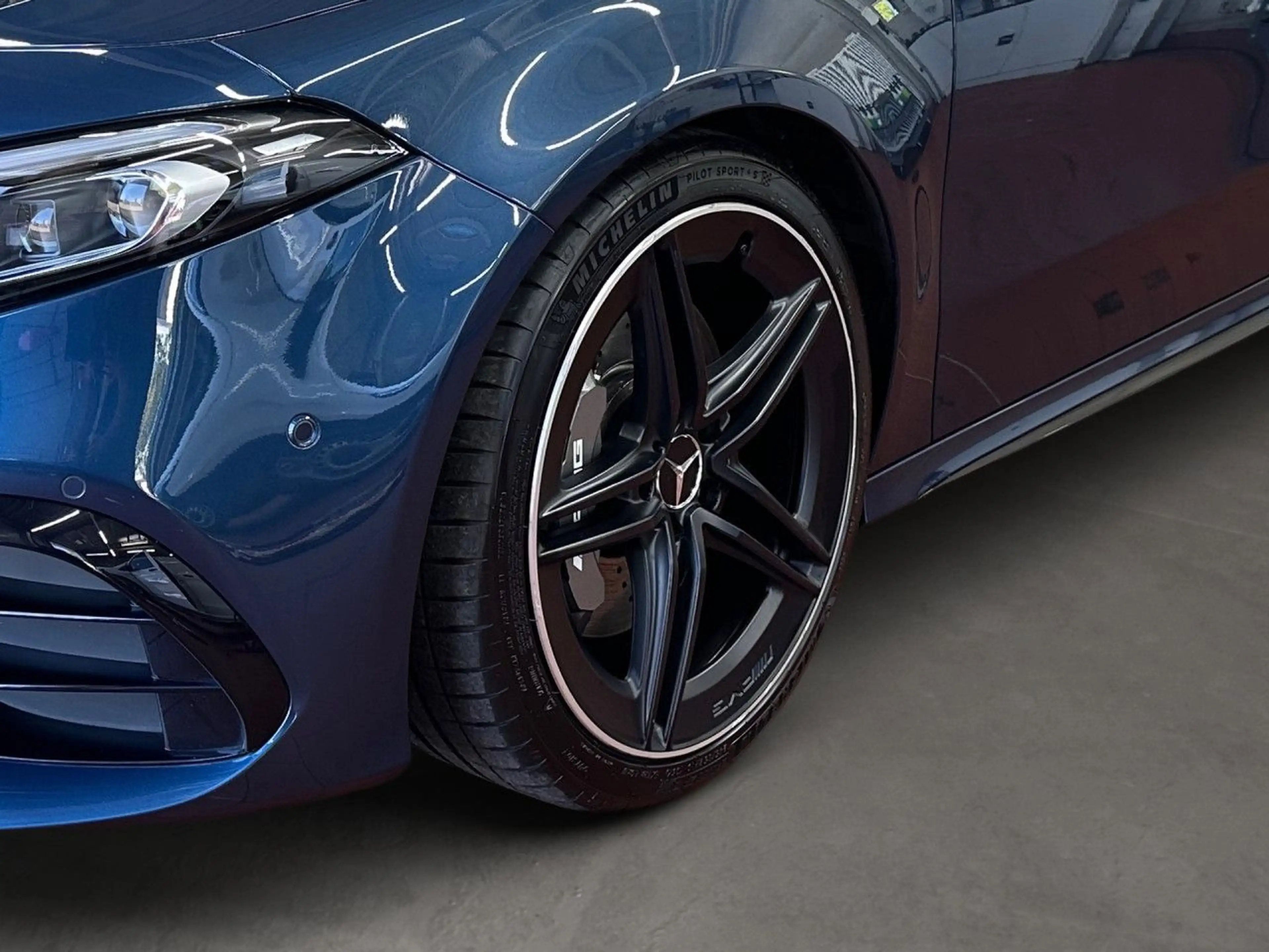 Mercedes-Benz A 45 AMG 4M Pano Multibeam Sitzklima Night Kamera — photo 7