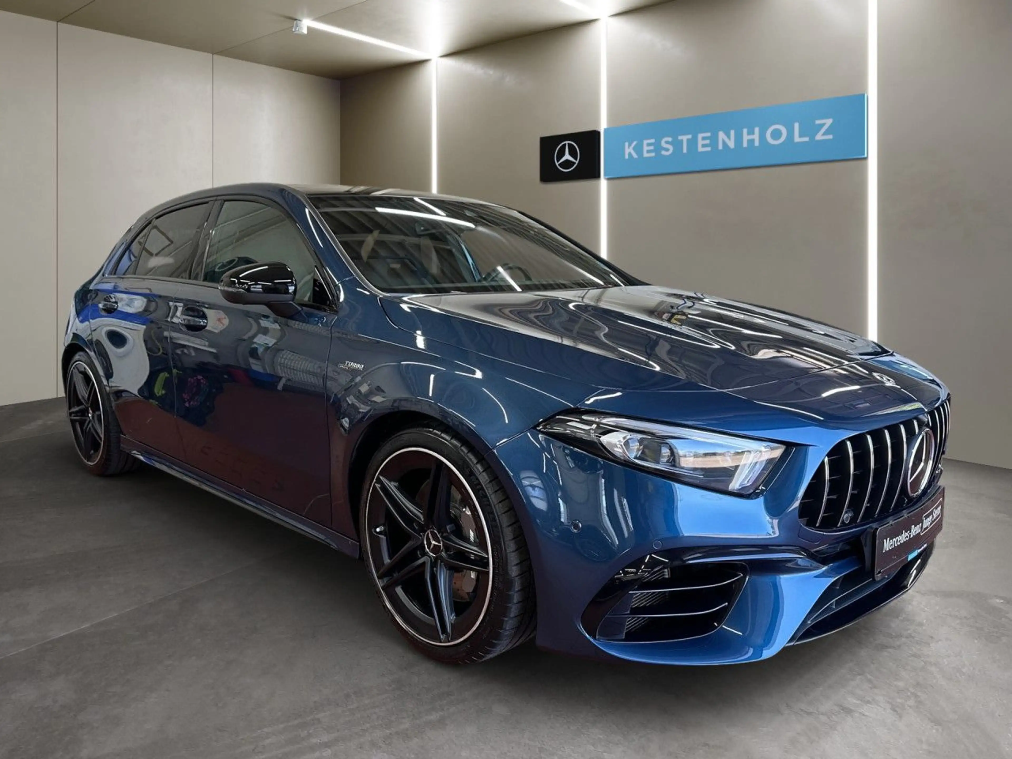 Mercedes-Benz A 45 AMG 4M Pano Multibeam Sitzklima Night Kamera — photo 3