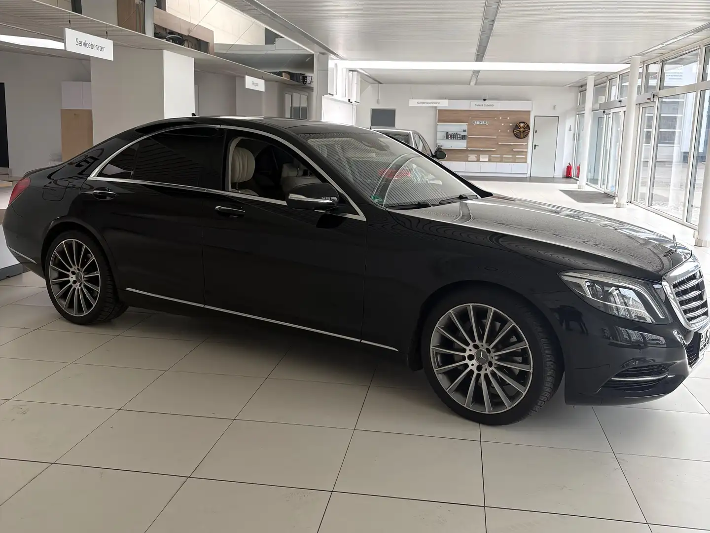 Mercedes-Benz S 350 S 350 BlueTec / d 4Matic (222.033) Schwarz - 2