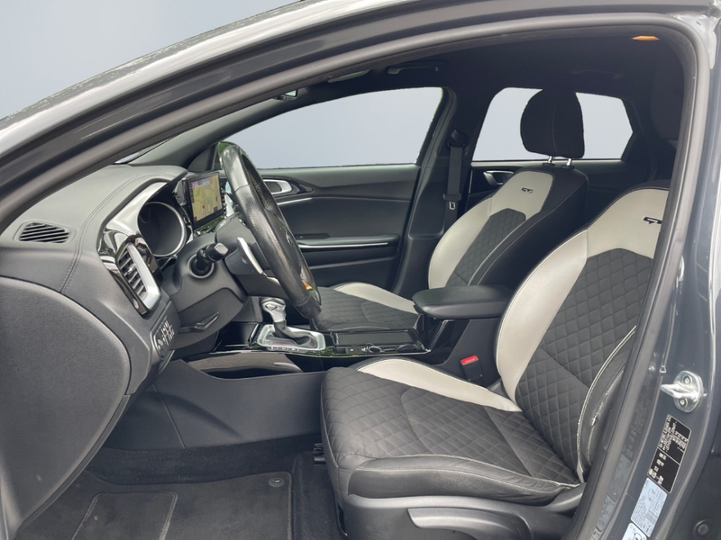 Kia ProCeed / pro_cee'd 1.4 T-GDI GT Line *PDC*RCam*SHZ*LED*ACC* — photo 9