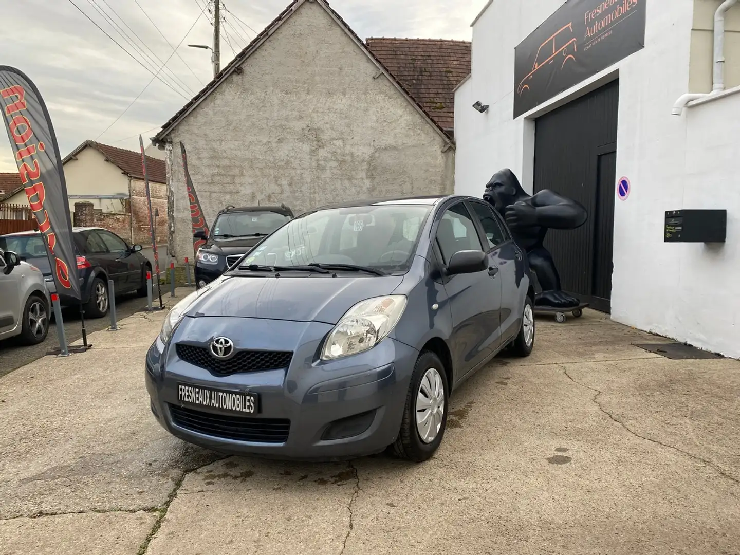 Toyota Yaris II (2) 69 VVT-I 4CV CONFORT PACK 5P Grau - 1