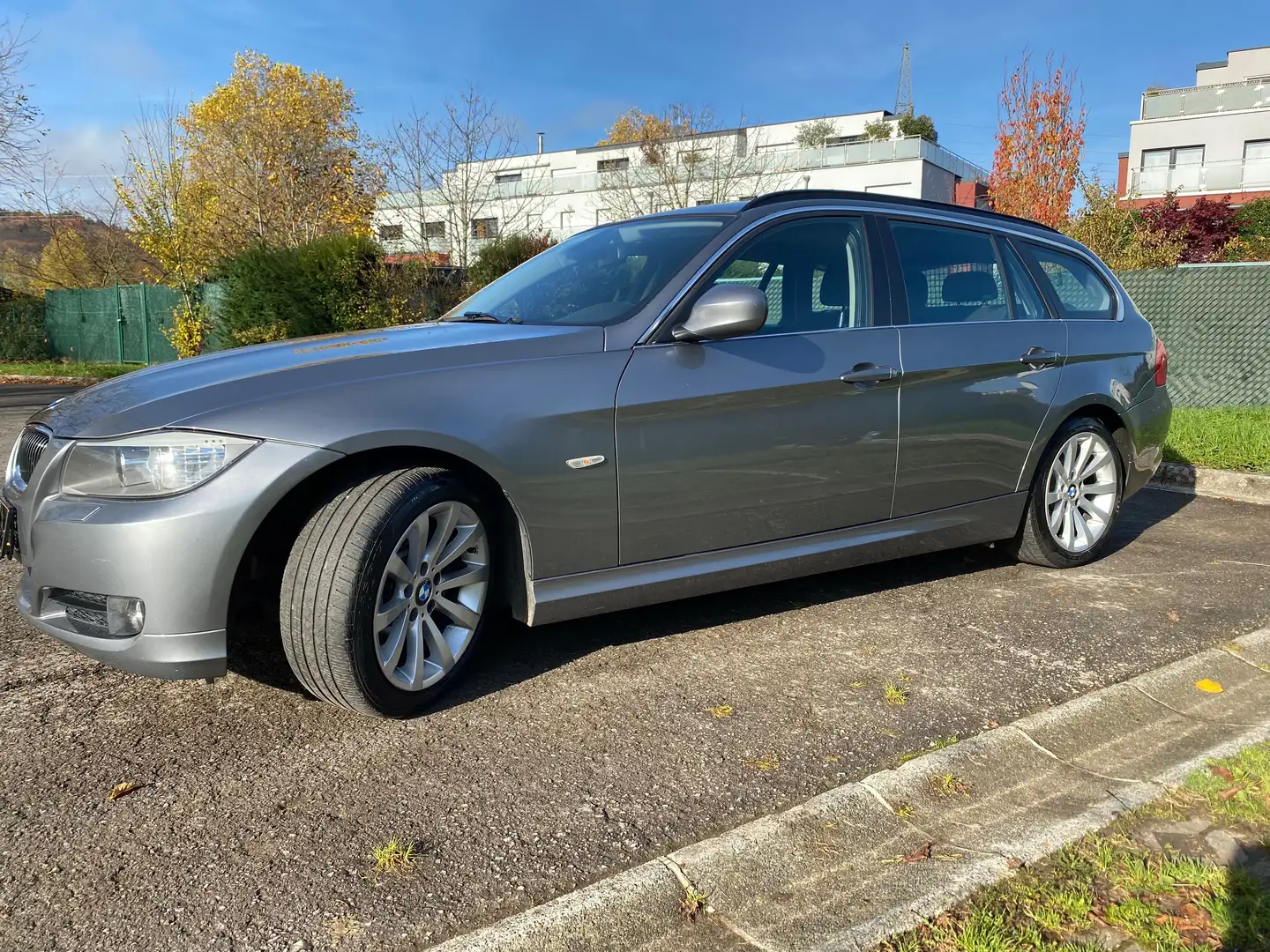 BMW 325 325d DPF Touring Edition Sport Gris - 2