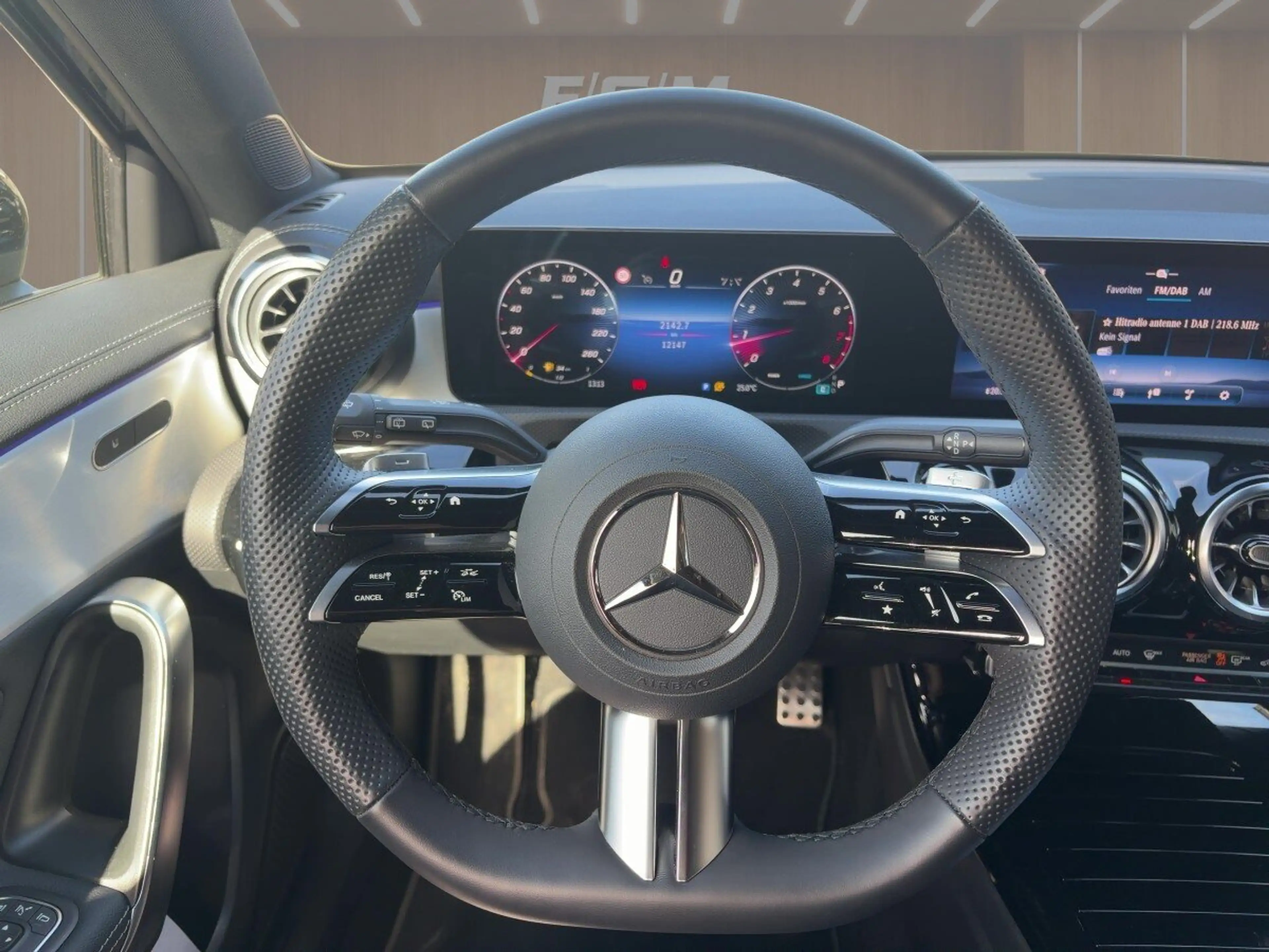 Mercedes-Benz A 250 A 250 4MATIC AMG-LINE+R.KAMERA+NIGHT+CARPAY+DISTR.+ — photo 9
