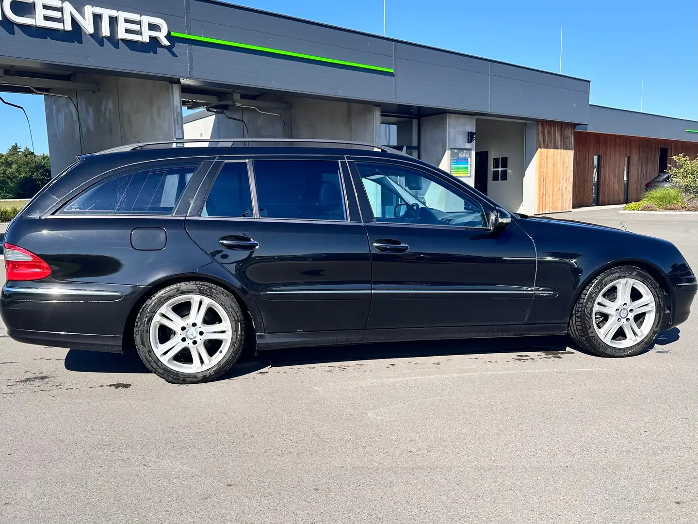 Mercedes-Benz E 220 E 220 T Avantgarde Sport Exterieur Schwarz - 1