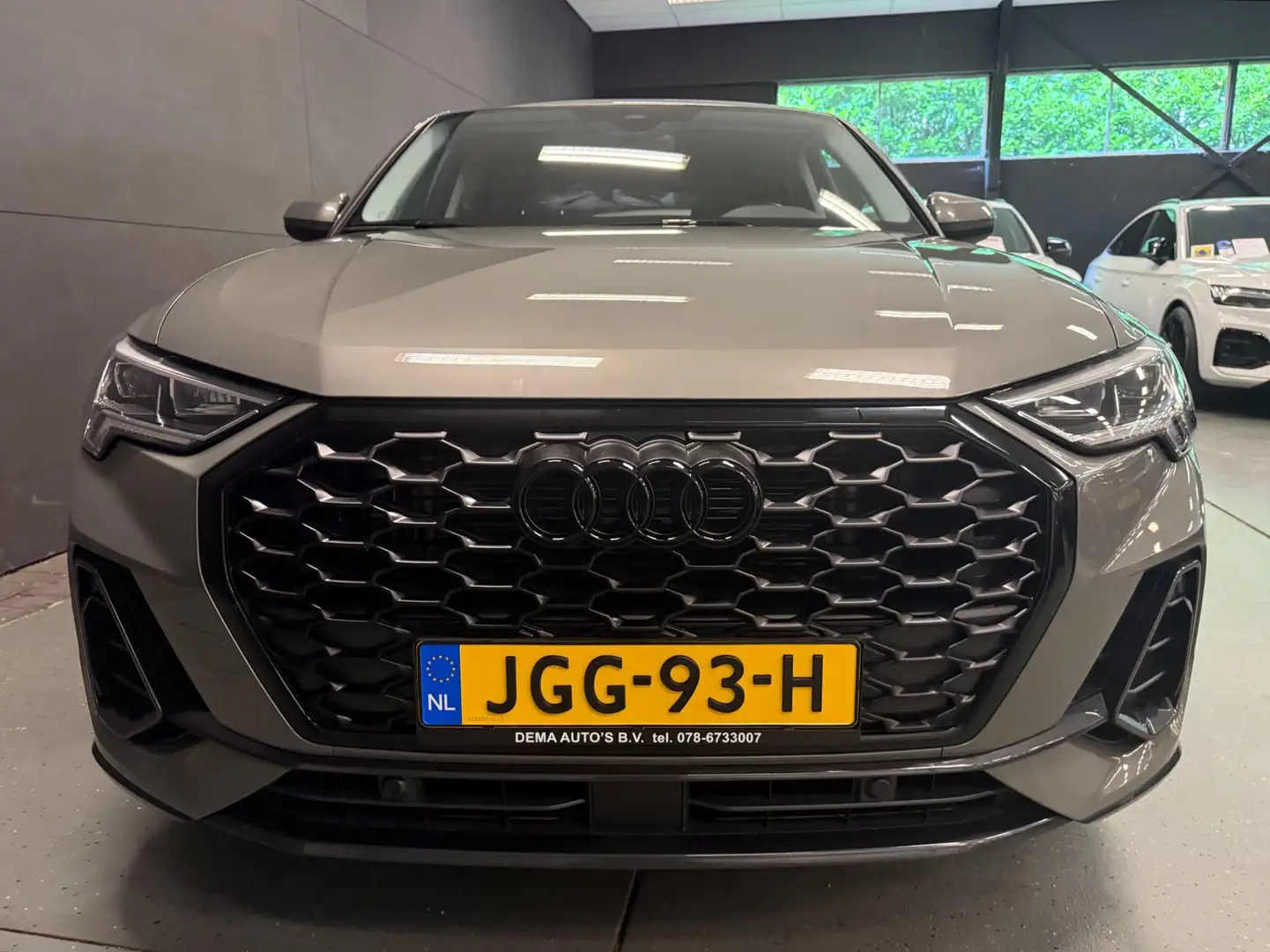 Audi Q3 SPORTBACK 35 TFSI S-LINE BLACK-LINE 20'' NAVI/DAB/ Grijs - 2