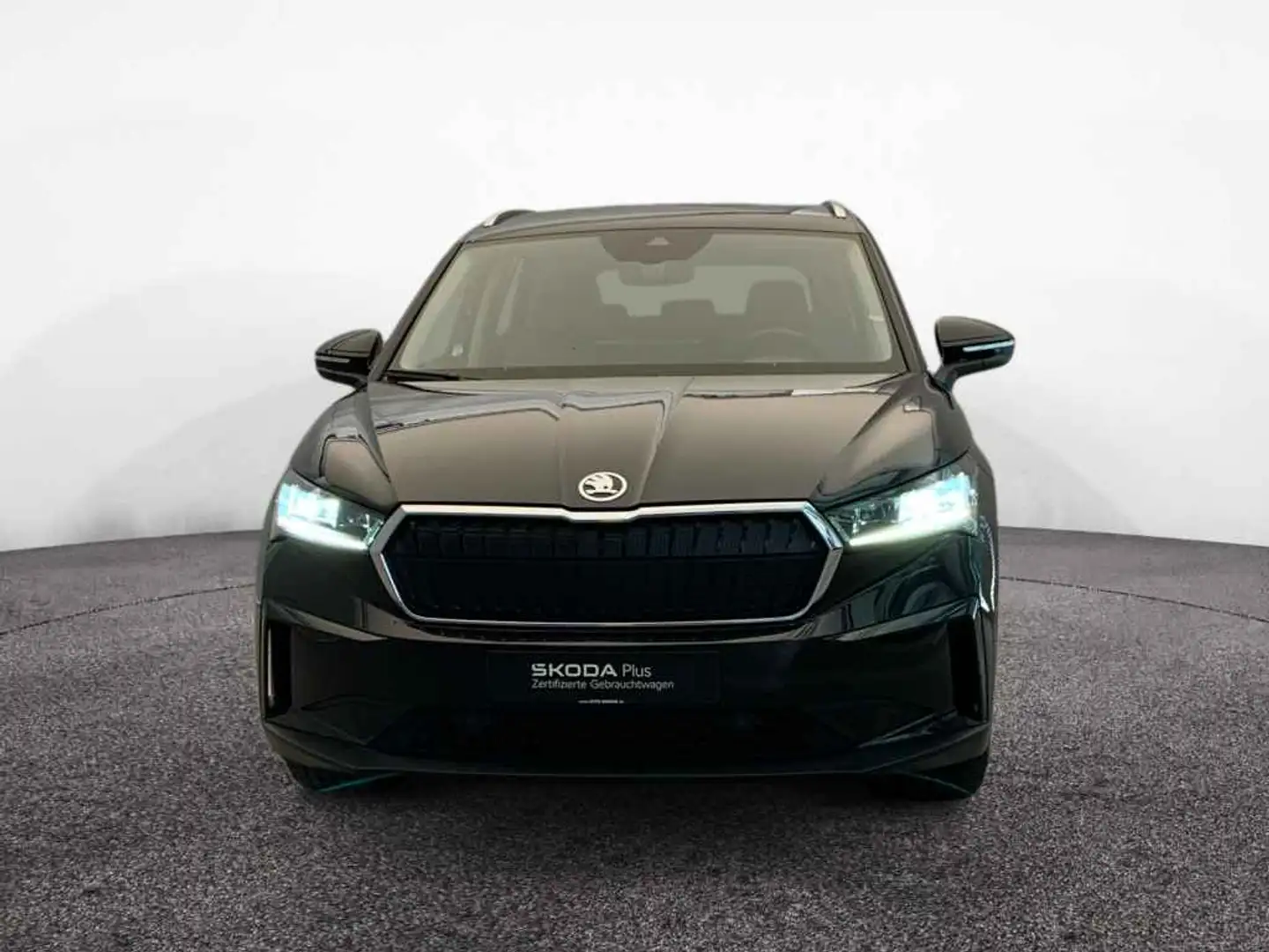 Skoda Enyaq iV 80 *NAVI*AHK*LED*ACC*VIRTUAL*SHZ*R-CAM* Černá - 2