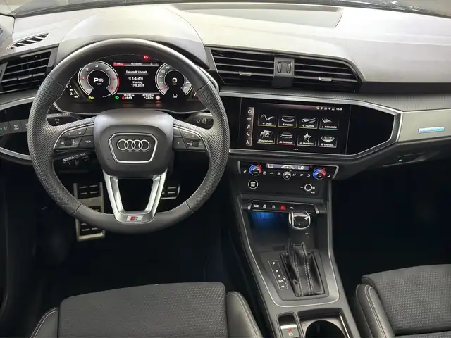 Audi Q3 view 7