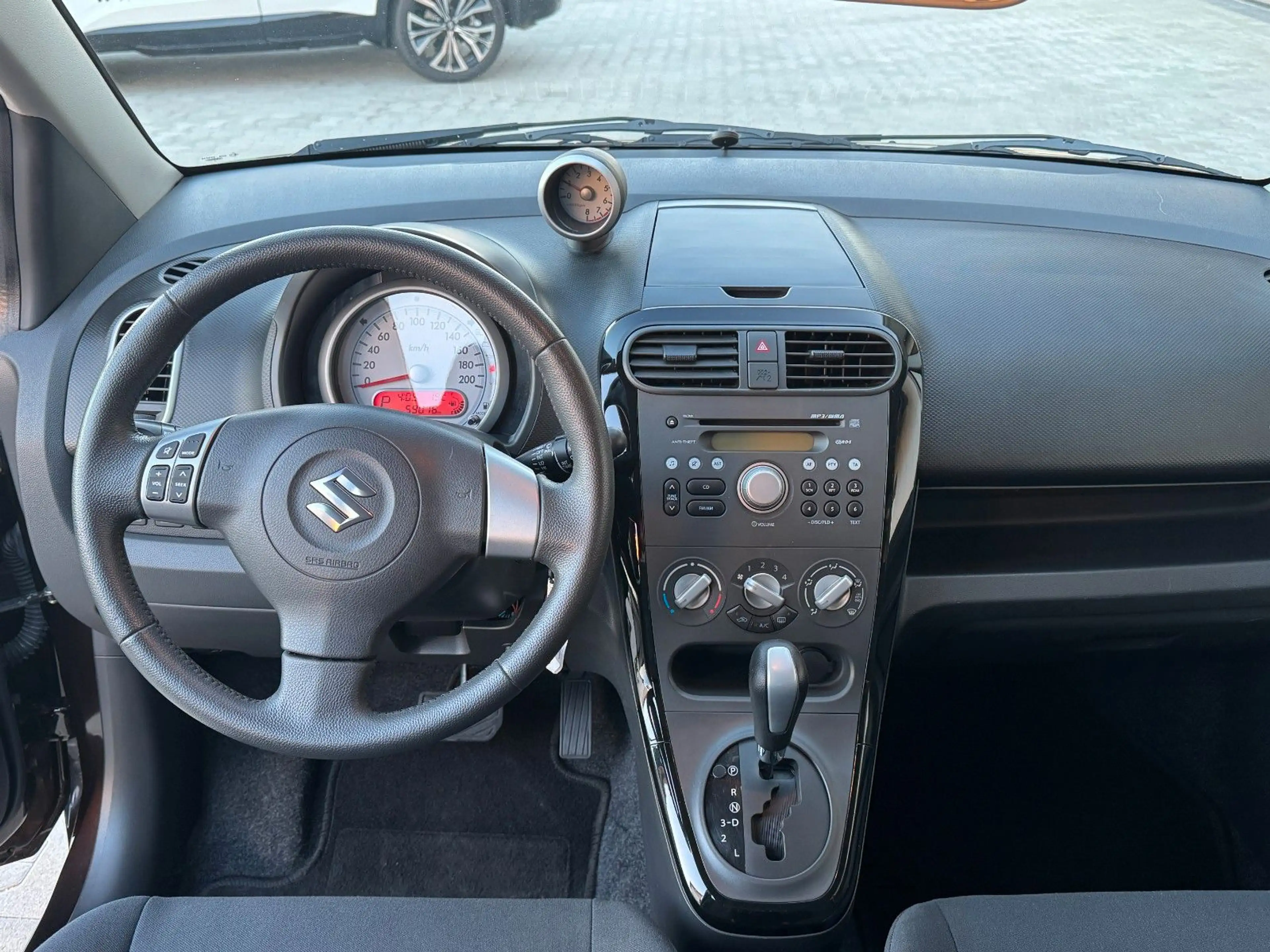 Suzuki Splash 1.2  Automatik — photo 10