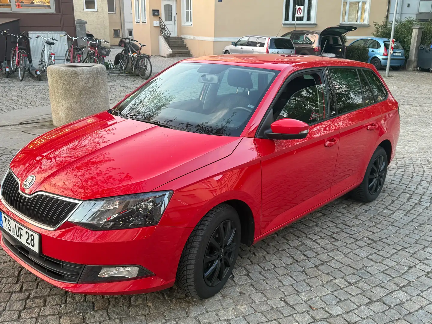 Skoda Fabia Fabia Combi 1.4 TDI Edition Rot - 2