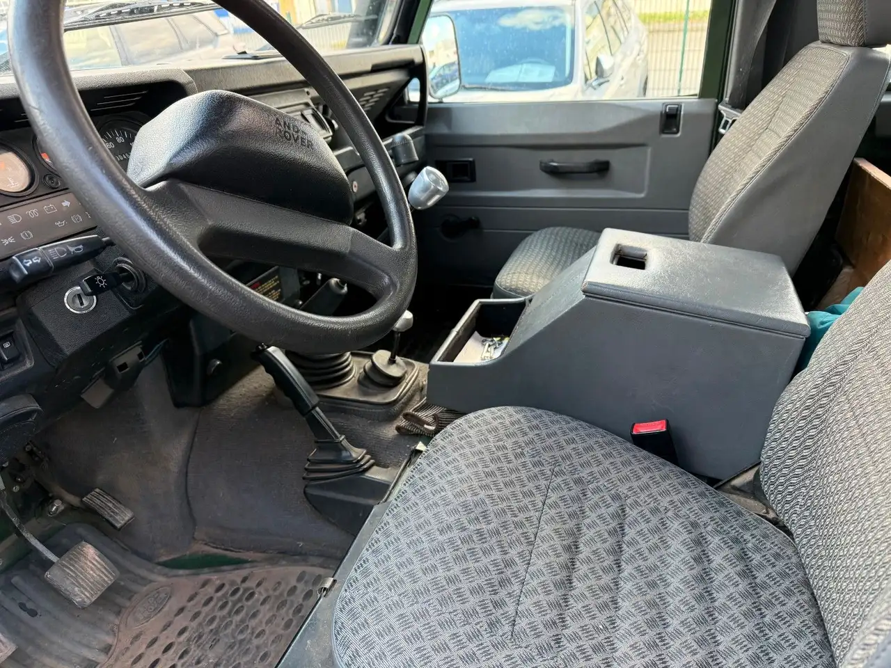Land Rover Defender 90 SW2,5 DIESEL "SAFARI" EXTRAS, foto 8