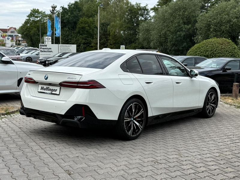 BMW 550 e xDrive Sportpaket HUD Navi LED Vollleder PDC — photo 5