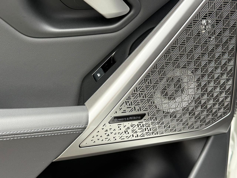 BMW 550 e xDrive Sportpaket HUD Navi LED Vollleder PDC — photo 14