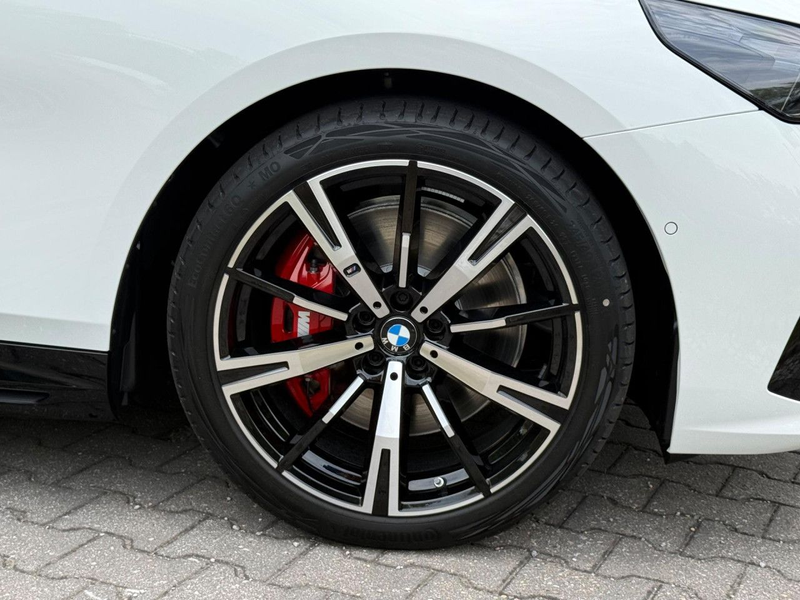 BMW 550 e xDrive Sportpaket HUD Navi LED Vollleder PDC — photo 8