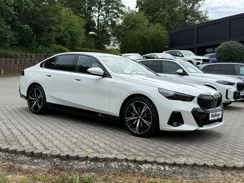 BMW 550 e xDrive Sportpaket HUD Navi LED Vollleder PDC — photo 4