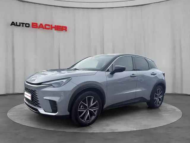 Lexus LBX Emotion 136 PS 2WD inkl. Winterkompletträder