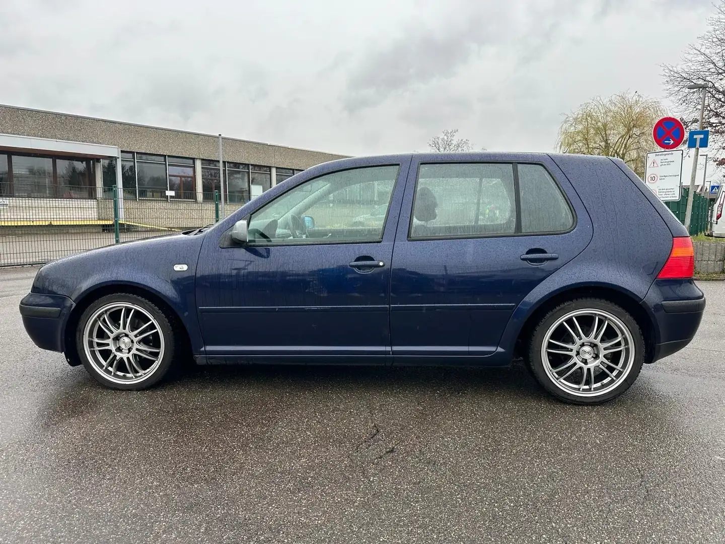 Volkswagen Golf 1.6 Auto Comfortline* Automatik * Blau - 2
