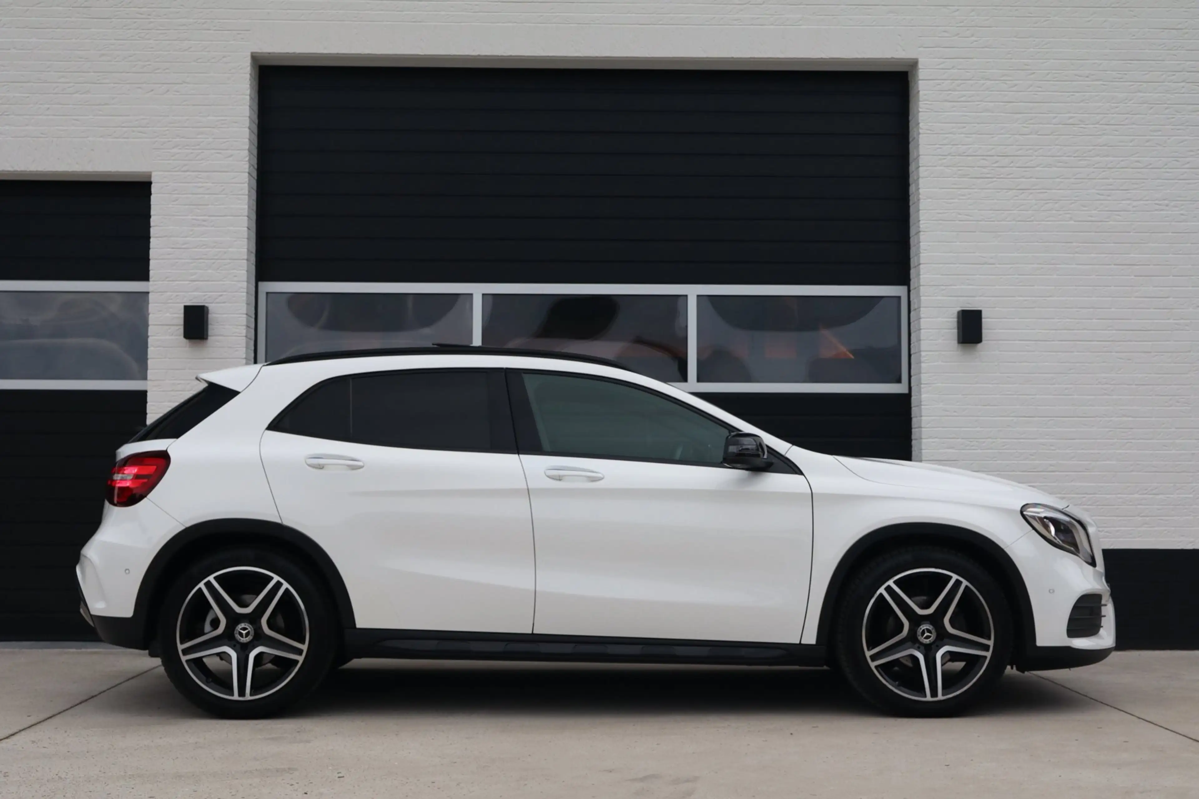 Mercedes-Benz GLA 180 Business Solution AMG Night Upgrade Panoramadak - — photo 5