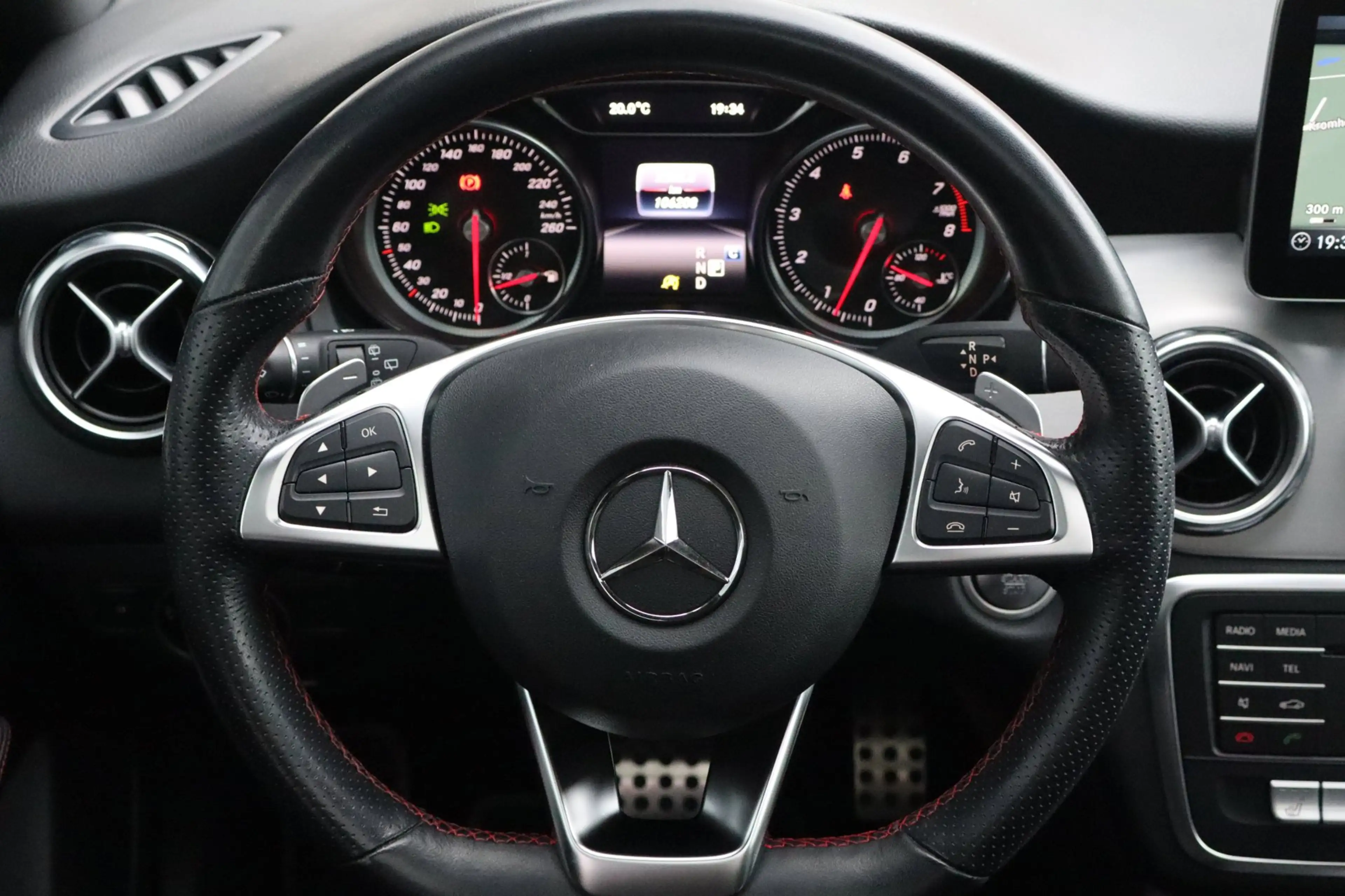 Mercedes-Benz GLA 180 Business Solution AMG Night Upgrade Panoramadak - — photo 18