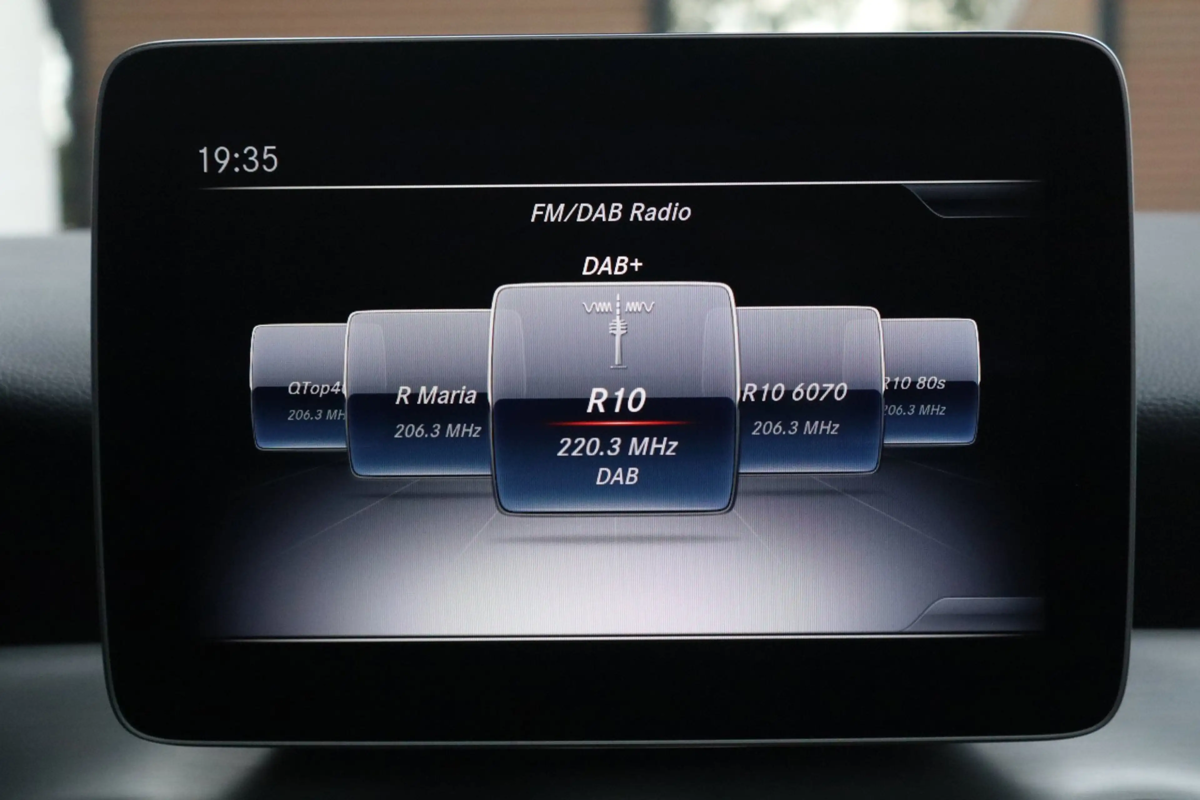 Mercedes-Benz GLA 180 Business Solution AMG Night Upgrade Panoramadak - — photo 20