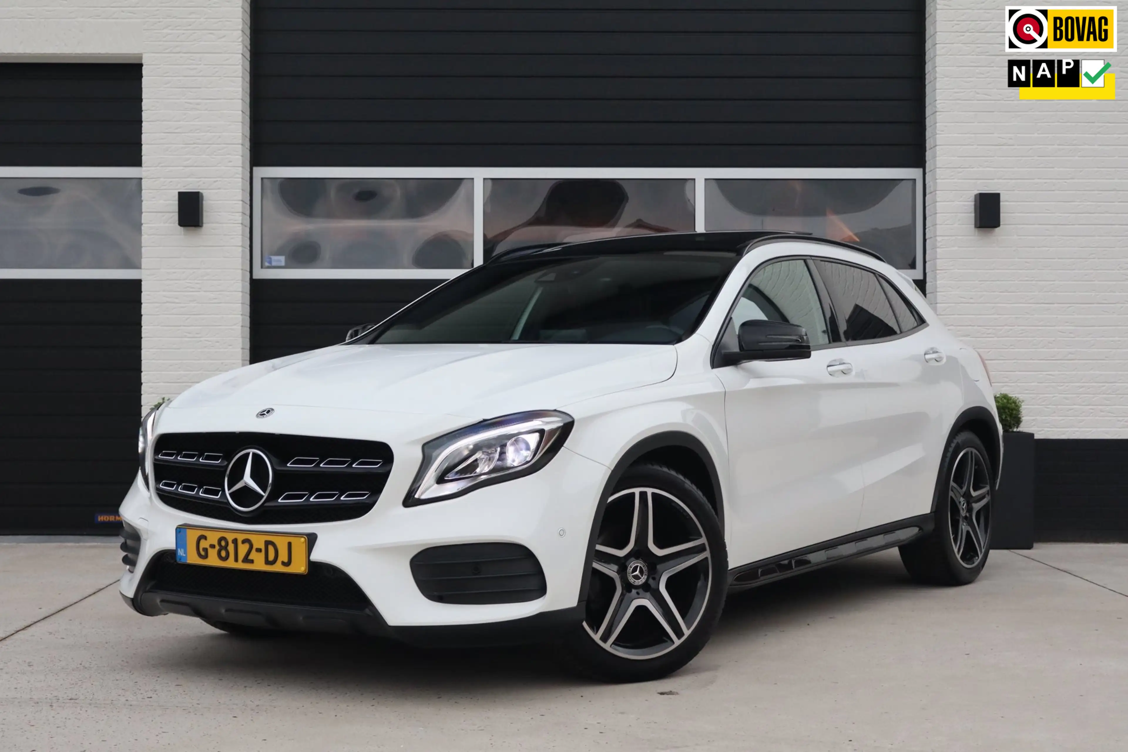 Mercedes-Benz GLA 180 Business Solution AMG Night Upgrade Panoramadak -