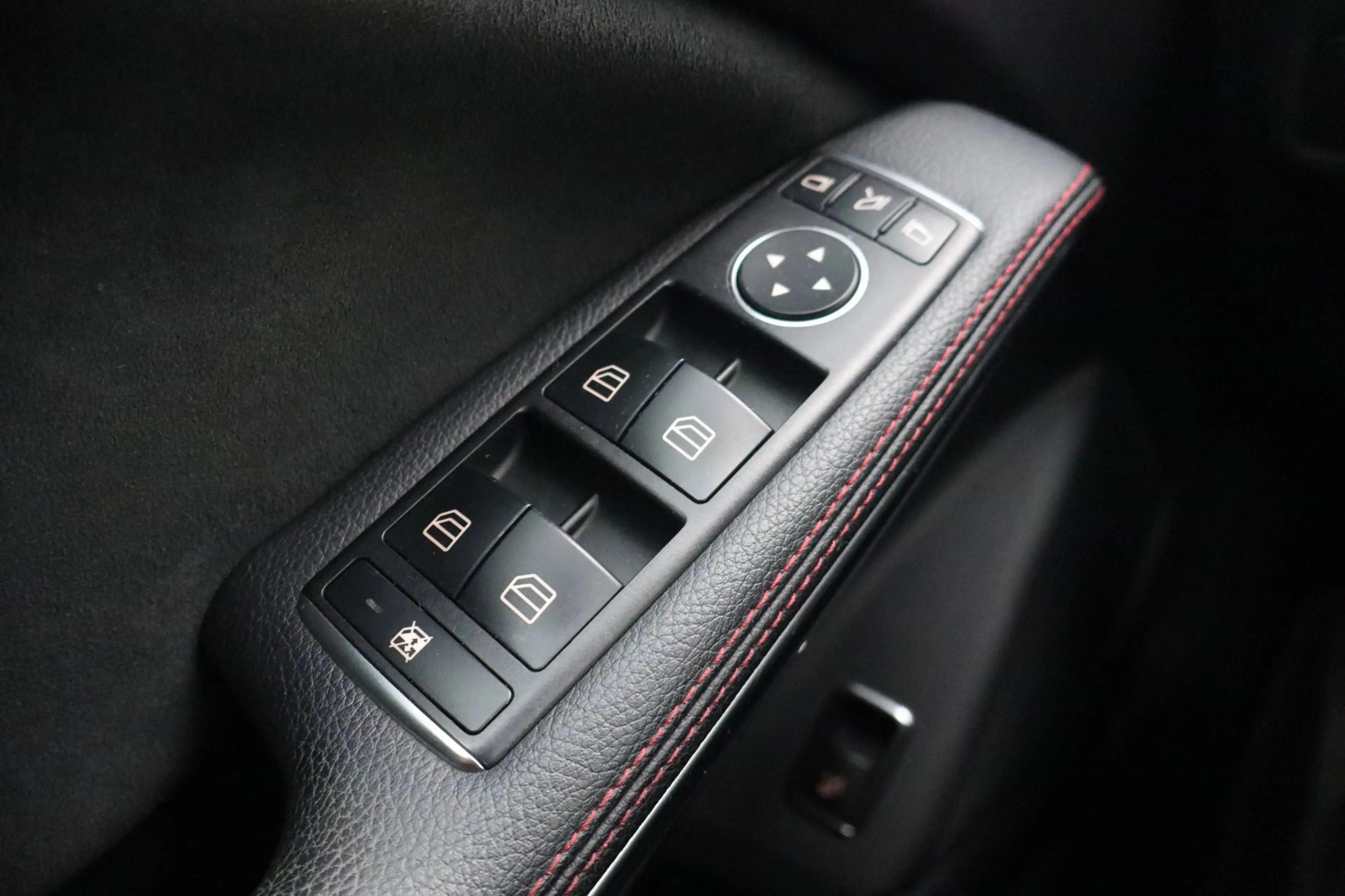 Mercedes-Benz GLA 180 Business Solution AMG Night Upgrade Panoramadak - — photo 26