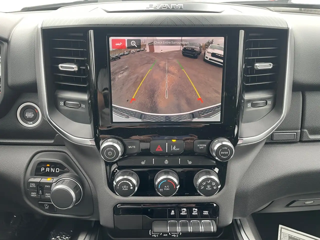 RAM 1500 снимка RAM 1500