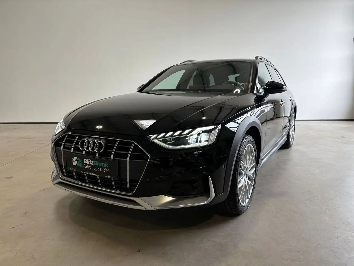 Audi A4 allroad 45 TFSI Matrix LED AHK 360° Kamera ACC Noir - 1