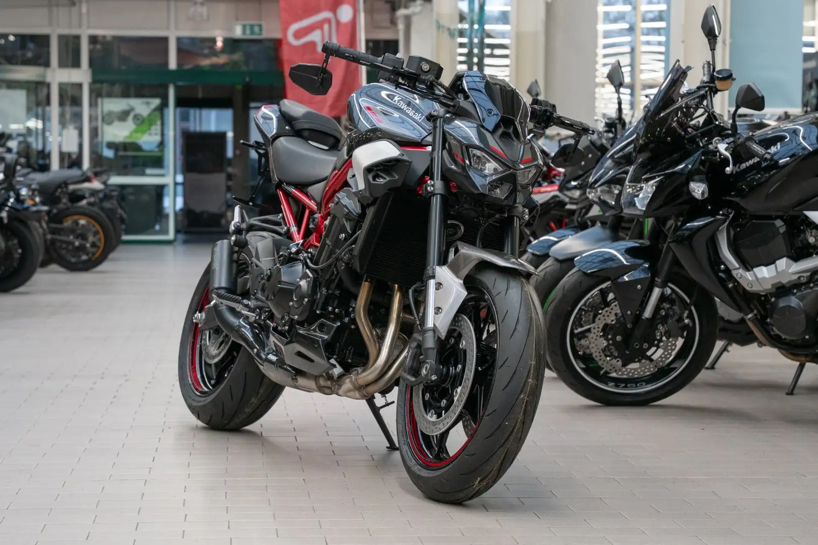 Kawasaki Z 900 Shark, sofort lieferbar, Lieferservice Negro - 2