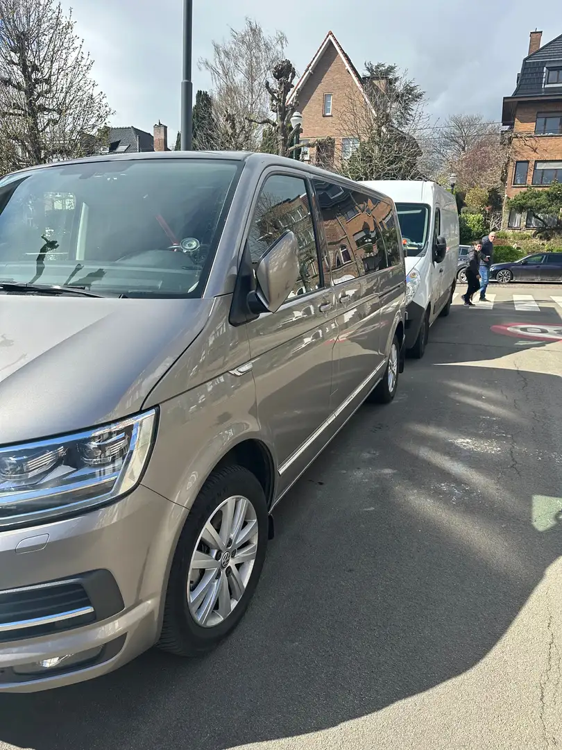 Volkswagen T6 Caravelle 2.0 TDi SCR 4Mo BMT Highline DSG (EU6-T) Beżowy - 2