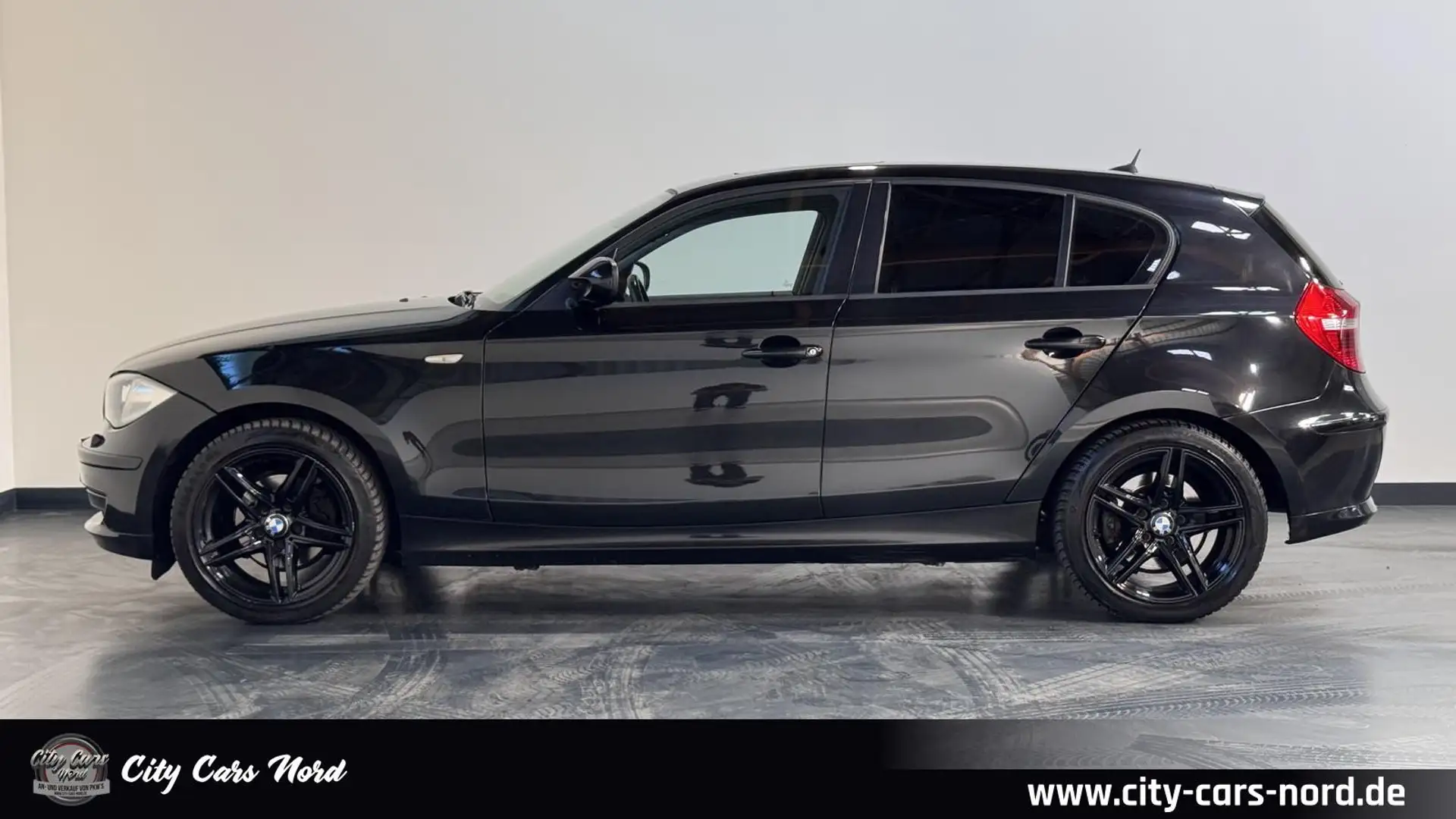 BMW 118 d Automatik-NAVI-GSD-PDC-SHZ-XENON-FR+BT Black - 2