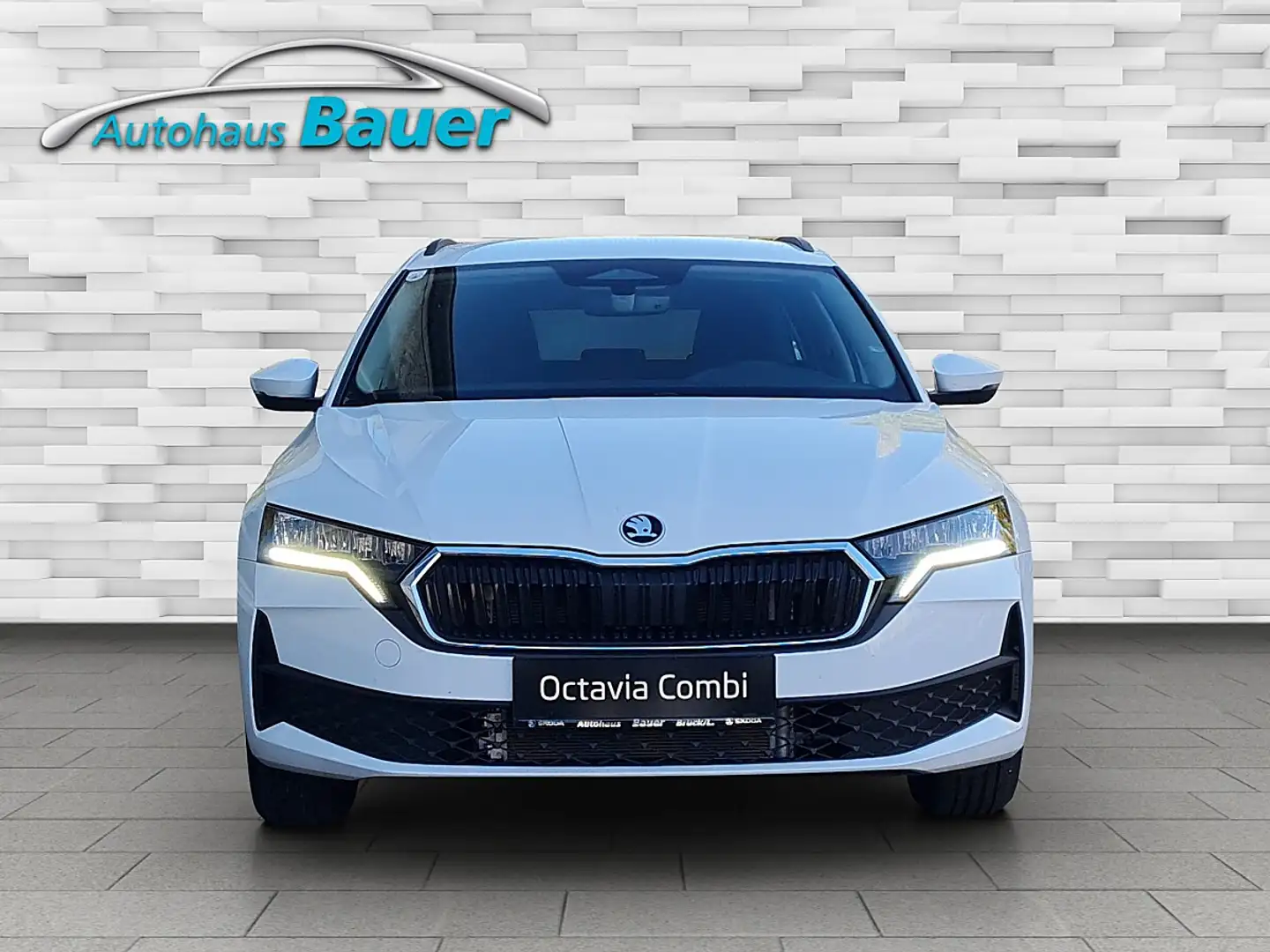Skoda Octavia 1.5 TSI Essence Weiß - 2