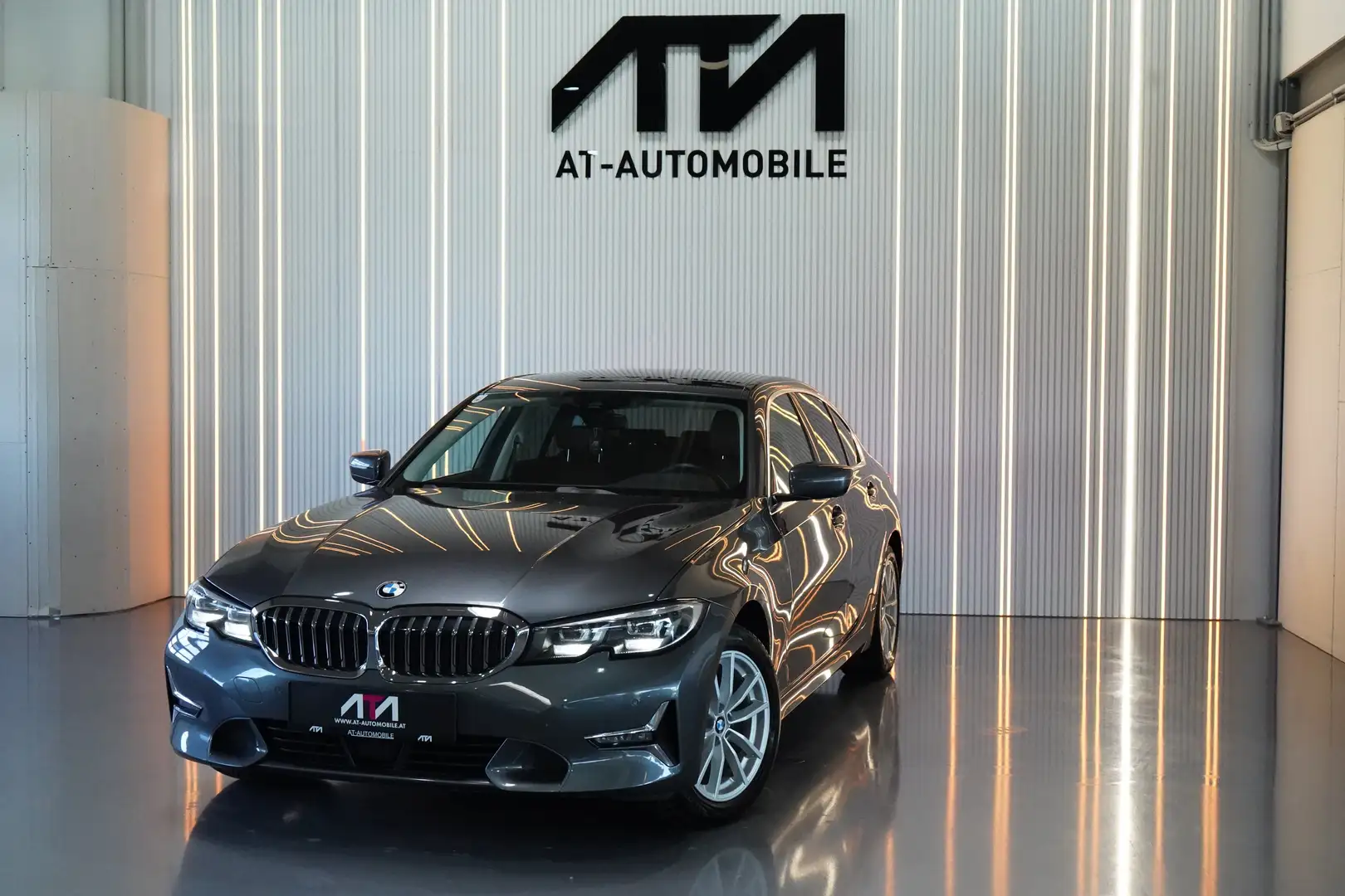 BMW 320 320 d xDrive Luxury Line Grau - 1