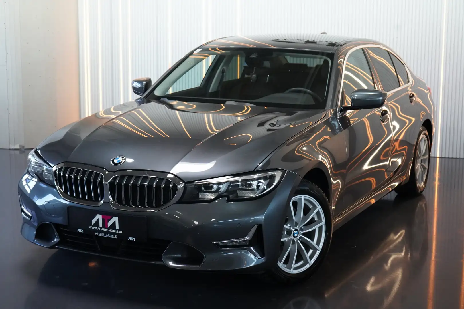 BMW 320 320 d xDrive Luxury Line Grau - 2