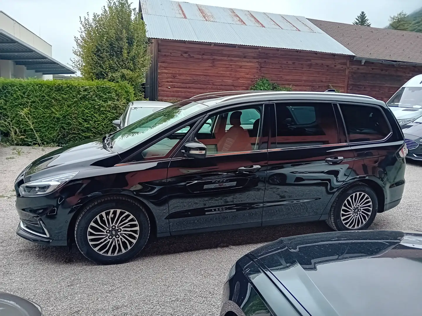 Ford Galaxy 2.0 EcoBlue SCR Titanium Aut. * Panorama, Kamera * Schwarz - 2