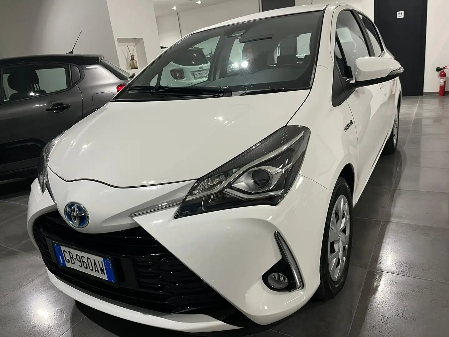 Toyota Yaris Yaris 5p 1.5h Business Bianco - 1