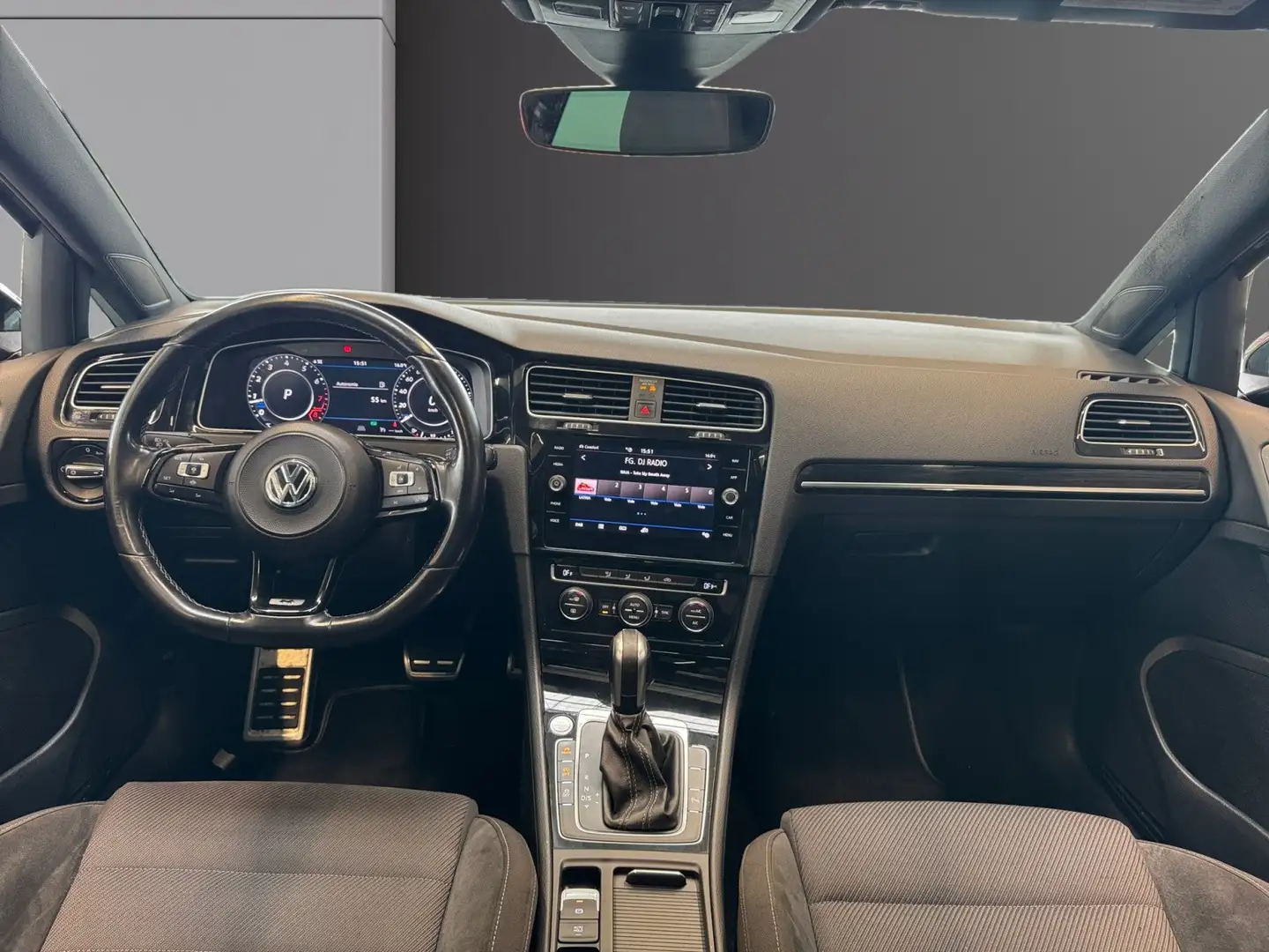 Volkswagen Golf R Grau - 2