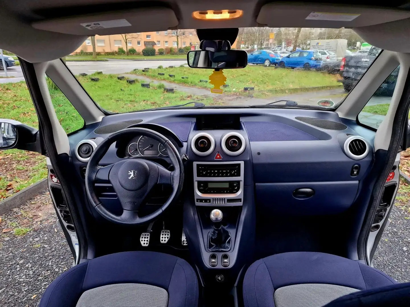 Peugeot 1007 Premium   Klimaautomatik / Tüv 01.2025 Grey - 2