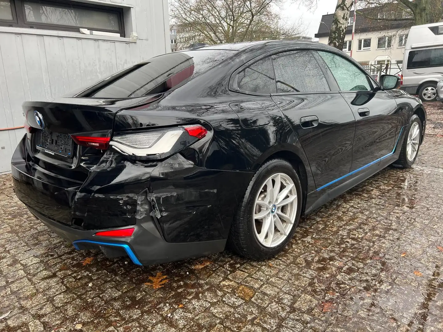 BMW i4 Gran Coupe 40 eDrive 250kW 83,9kWh AHK LHZ Zwart - 2