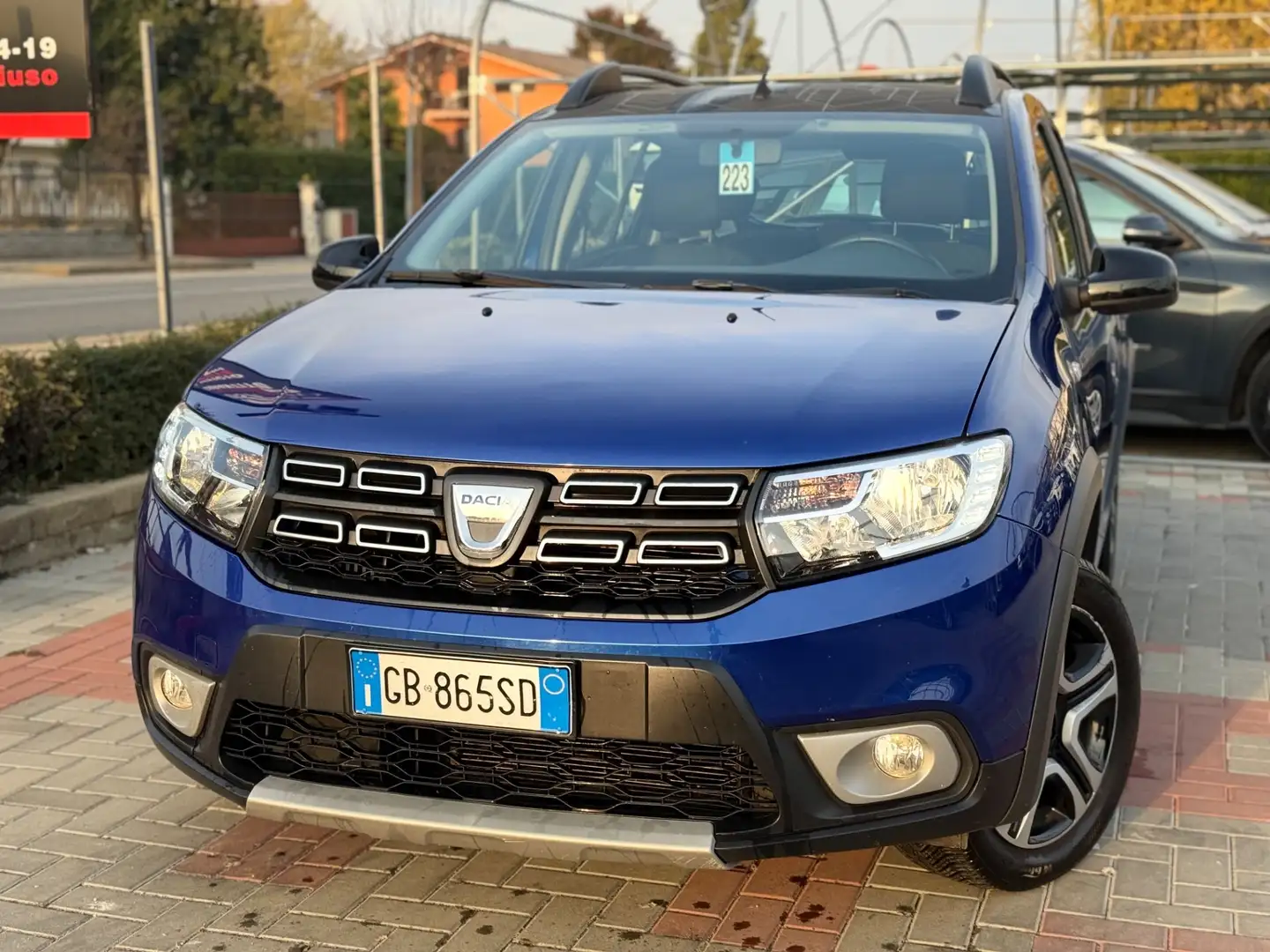 Dacia Sandero Sandero Stepway 1.0 TCe 100CV ECO-G 15th Anniversa Blau - 1