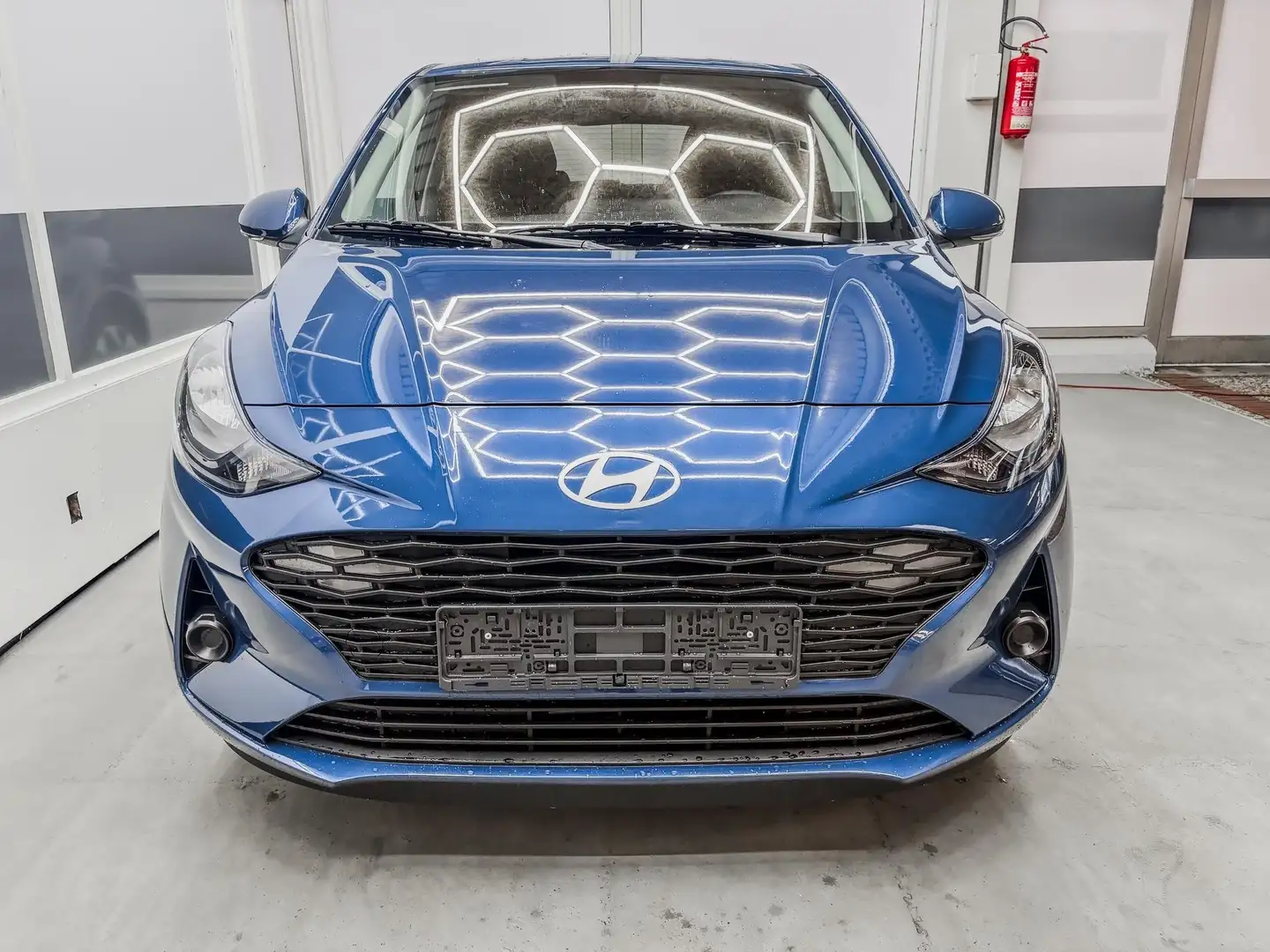 Hyundai i10 STYLE AUT NAVI SHZ RFK TEMPOMAT 1.2 57,9kW/79PS... Blau - 2