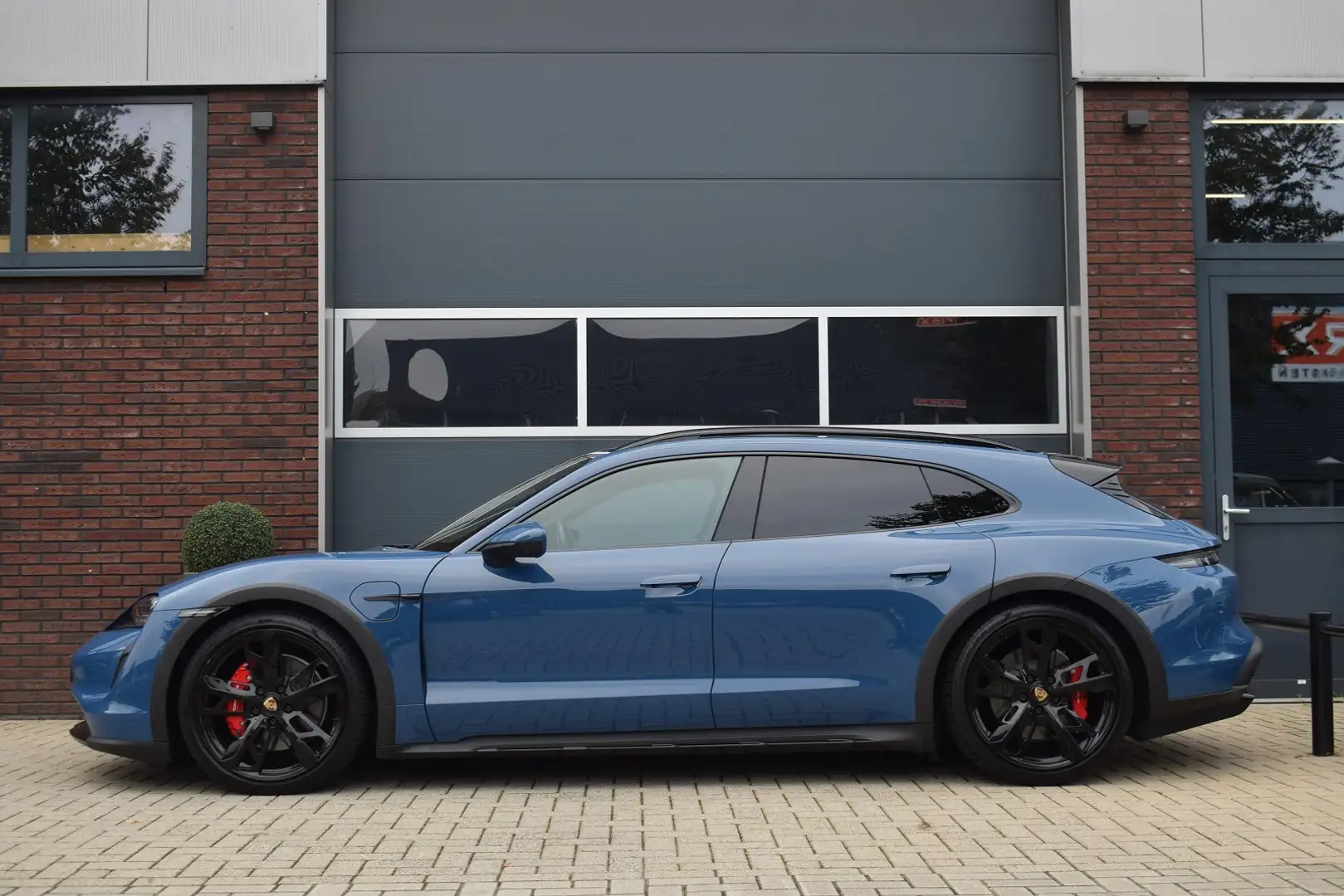 Porsche Taycan Cross Turismo 4S 93 kWh Sport chrono - Luchtvering Kék - 2