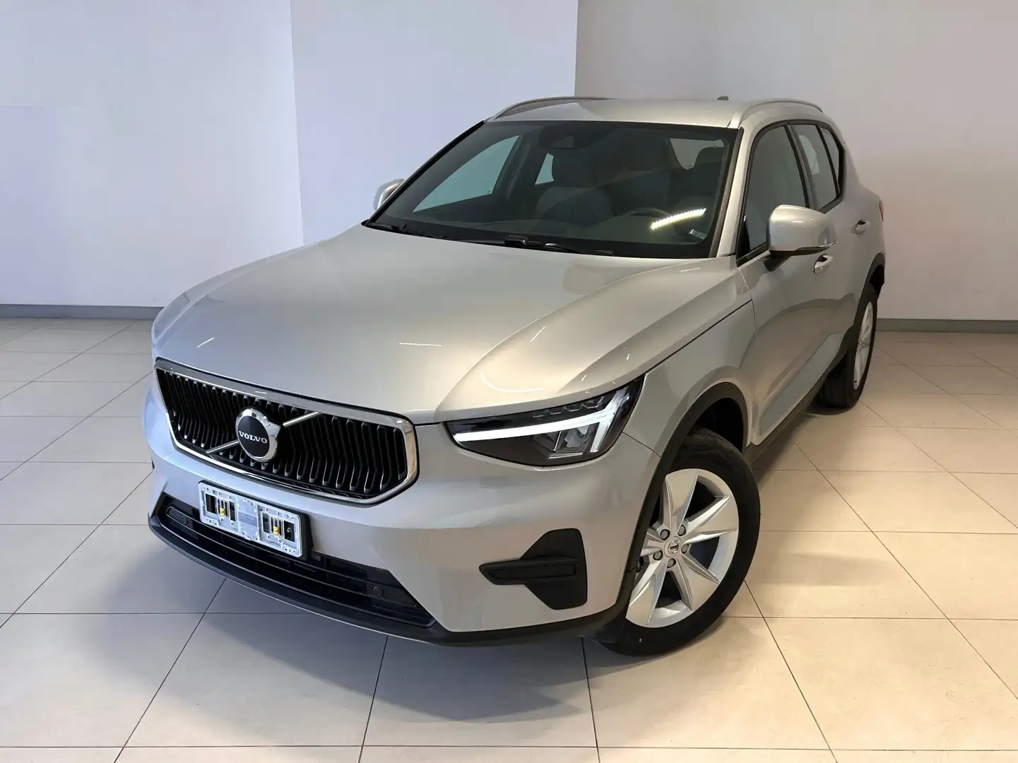 Volvo XC40 T2 automatico Core Grigio - 1