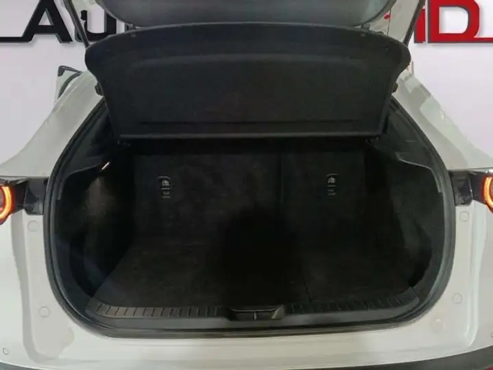 Mazda CX-30 2025, foto 7