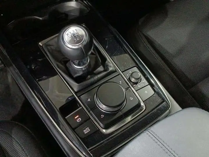 Mazda CX-30 2025, foto 23