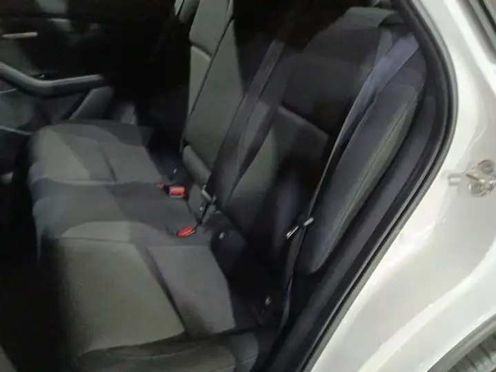 Mazda CX-30 2025, foto 12