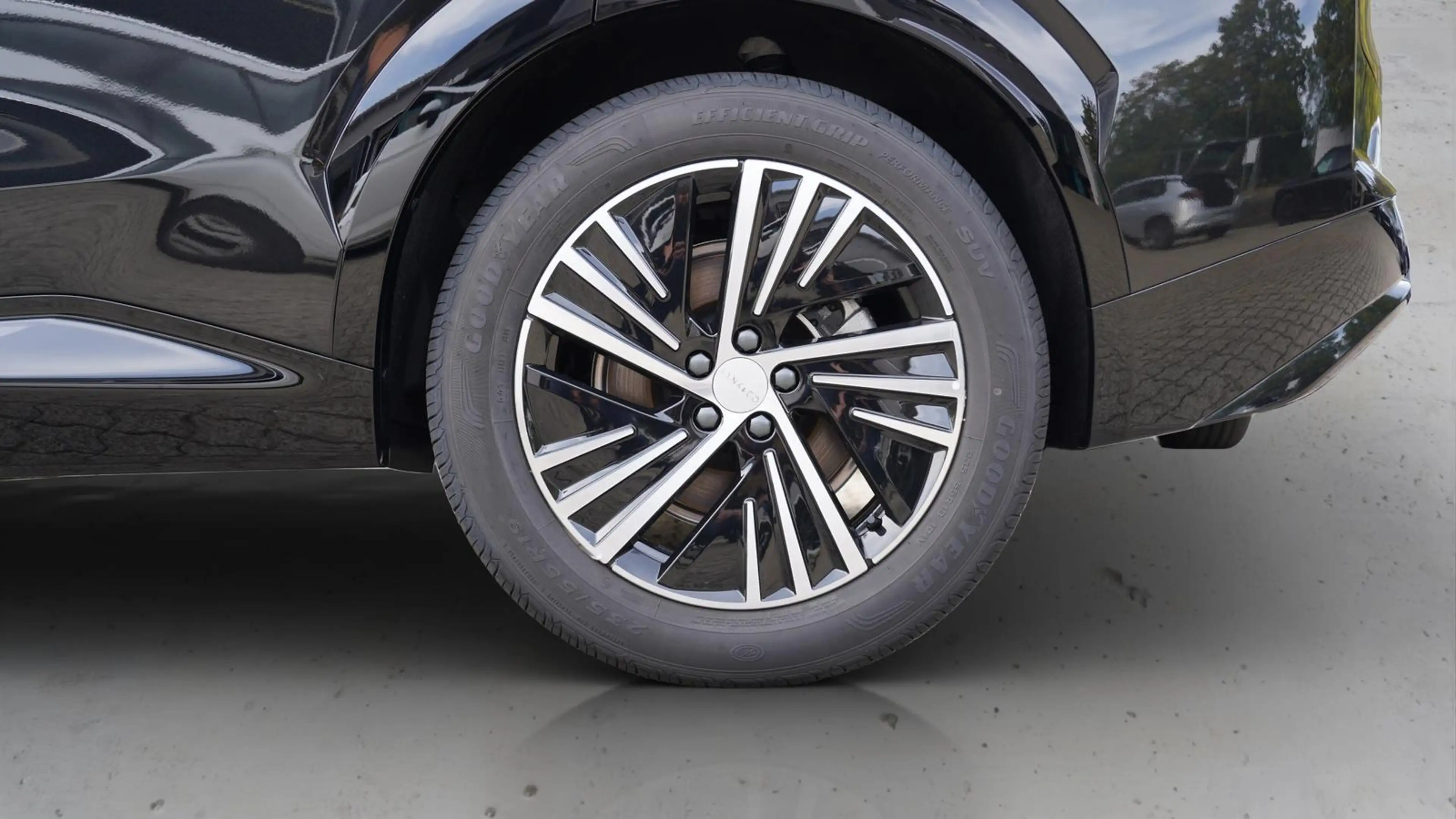 Lynk & Co 08 +ACC+PANO+LED+Plugin Hybrid — photo 6
